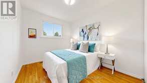 4 ASHSTEAD PLACE | Toronto Ontario | Slide Image Thirty