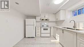 4 ASHSTEAD PLACE | Toronto Ontario | Slide Image Thirty-seven