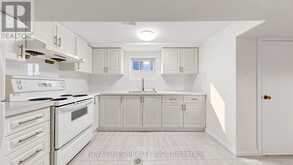 4 ASHSTEAD PLACE | Toronto Ontario | Slide Image Thirty-eight