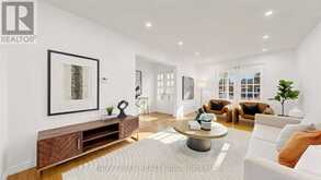 4 ASHSTEAD PLACE | Toronto Ontario | Slide Image Three