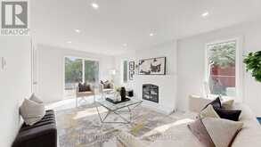 4 ASHSTEAD PLACE | Toronto Ontario | Slide Image Eight