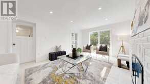 4 ASHSTEAD PLACE | Toronto Ontario | Slide Image Nine