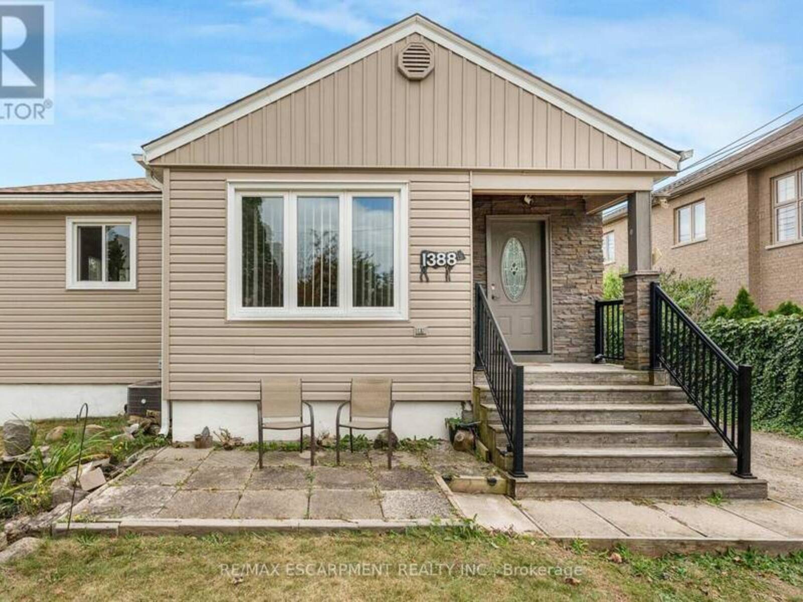 1388/1390 LEIGHLAND ROAD, Burlington, Ontario L7R 3S8
