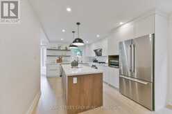 49 CYGNUS DRIVE | Richmond Hill Ontario | Slide Image Thirteen