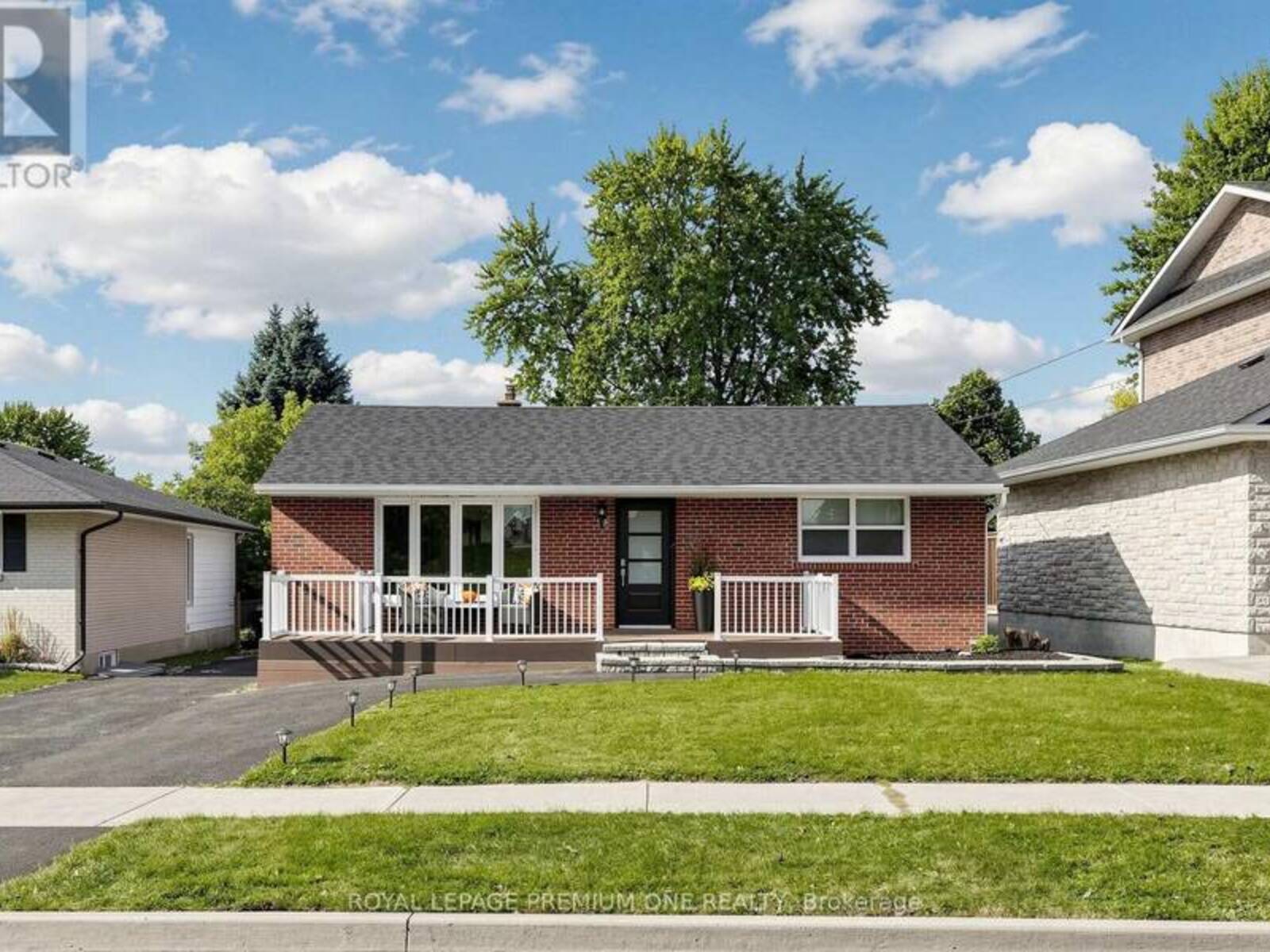 98 THORNTON AVENUE, Bradford West Gwillimbury, Ontario L3Z 1N4