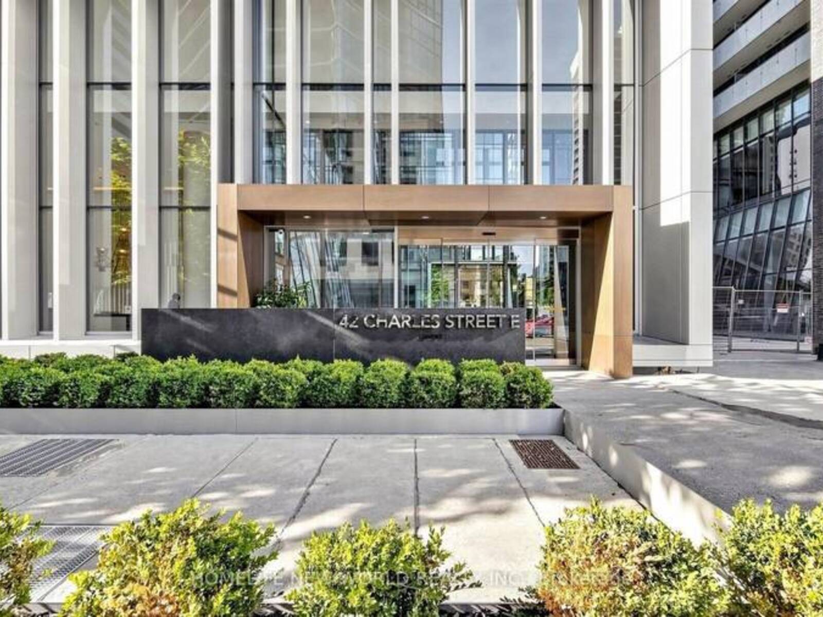 2302 - 42 CHARLES STREET E, Toronto, Ontario M4Y 1T4
