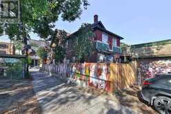 5 SORAUREN AVENUE | Toronto Ontario | Slide Image Ten
