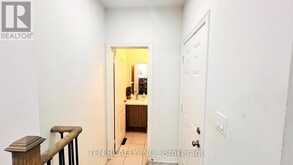 238 SKINNER ROAD | Hamilton Ontario | Slide Image Sixteen