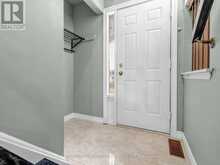 55 ENGLISH IVYWAY | Toronto Ontario | Slide Image Three