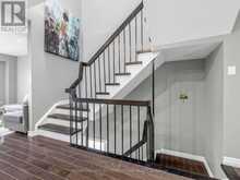 55 ENGLISH IVYWAY | Toronto Ontario | Slide Image Nine
