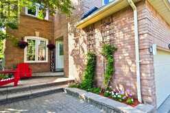 6 KNOTTY PINE DRIVE | Whitby Ontario | Slide Image Two