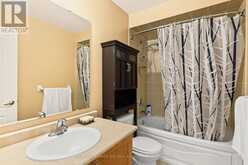 7 ISABELLA GARDEN LANE | Whitchurch-Stouffville Ontario | Slide Image Eighteen