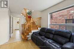 7 ISABELLA GARDEN LANE | Whitchurch-Stouffville Ontario | Slide Image Four
