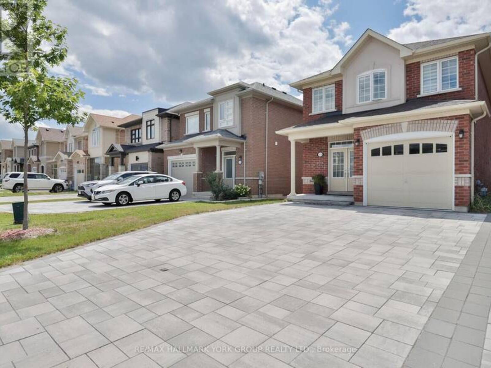 434 RITAS AVENUE, Newmarket, Ontario L3X 2N1