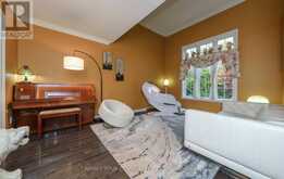 11 HANS DRIVE | Markham Ontario | Slide Image Eleven
