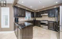 11 HANS DRIVE | Markham Ontario | Slide Image Seventeen
