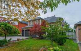 11 HANS DRIVE | Markham Ontario | Slide Image Three
