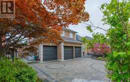 11 HANS DRIVE | Markham Ontario | Slide Image Four