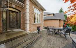 11 HANS DRIVE | Markham Ontario | Slide Image Five