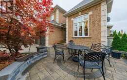 11 HANS DRIVE | Markham Ontario | Slide Image Six
