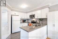 36 RED OAK DRIVE | Barrie Ontario | Slide Image Four