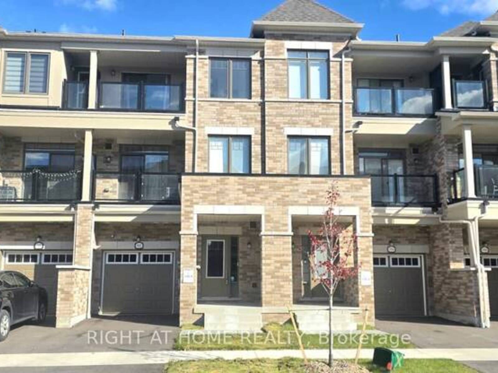 1992 CAMERON LOTT CRESCENT, Oshawa, Ontario L1H 7K5