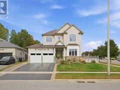 2 NADMARC COURT Angus Ontario, L0M 1B4