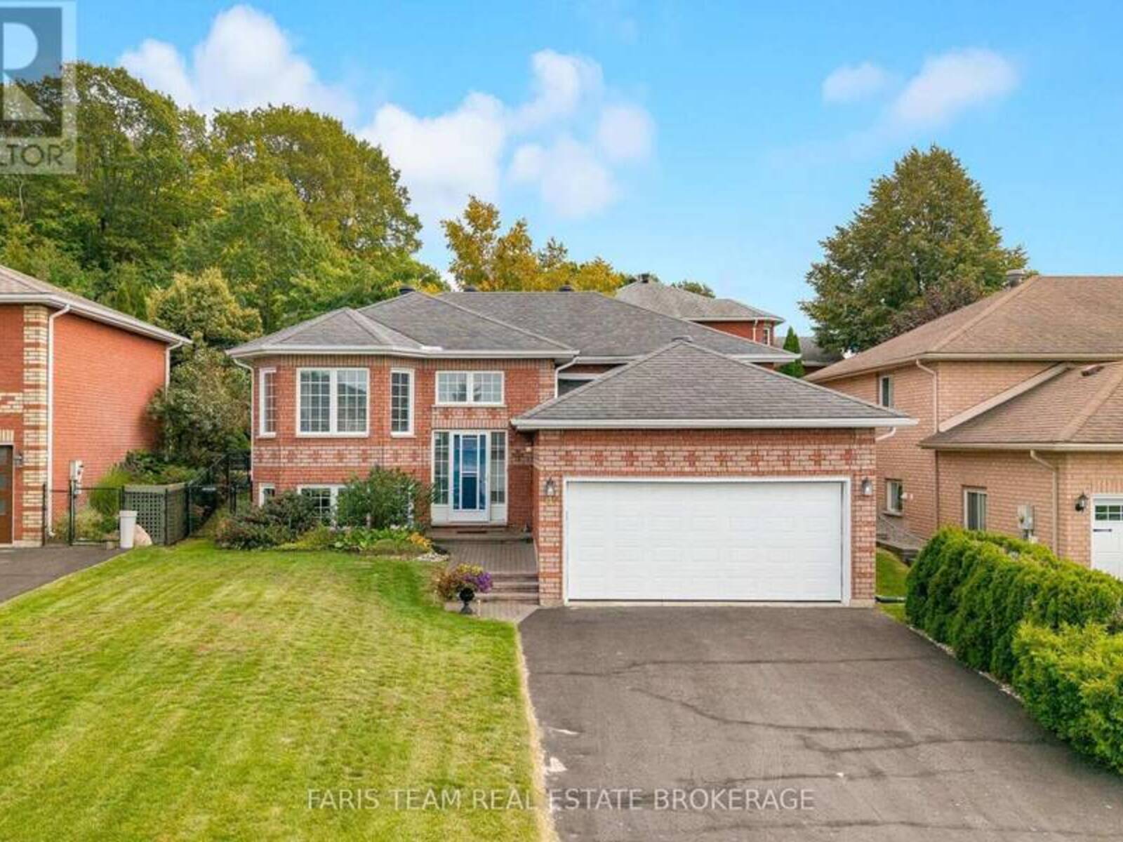 4 CHARLES STREET, Penetanguishene, Ontario L9M 2G6