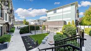 9 - 6 BICKNELL AVENUE | Toronto Ontario | Slide Image Ten
