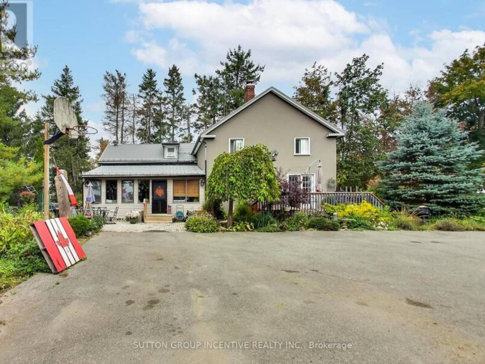1724 PENETANGUISHENE ROAD, Springwater, Ontario L9X 1Z4