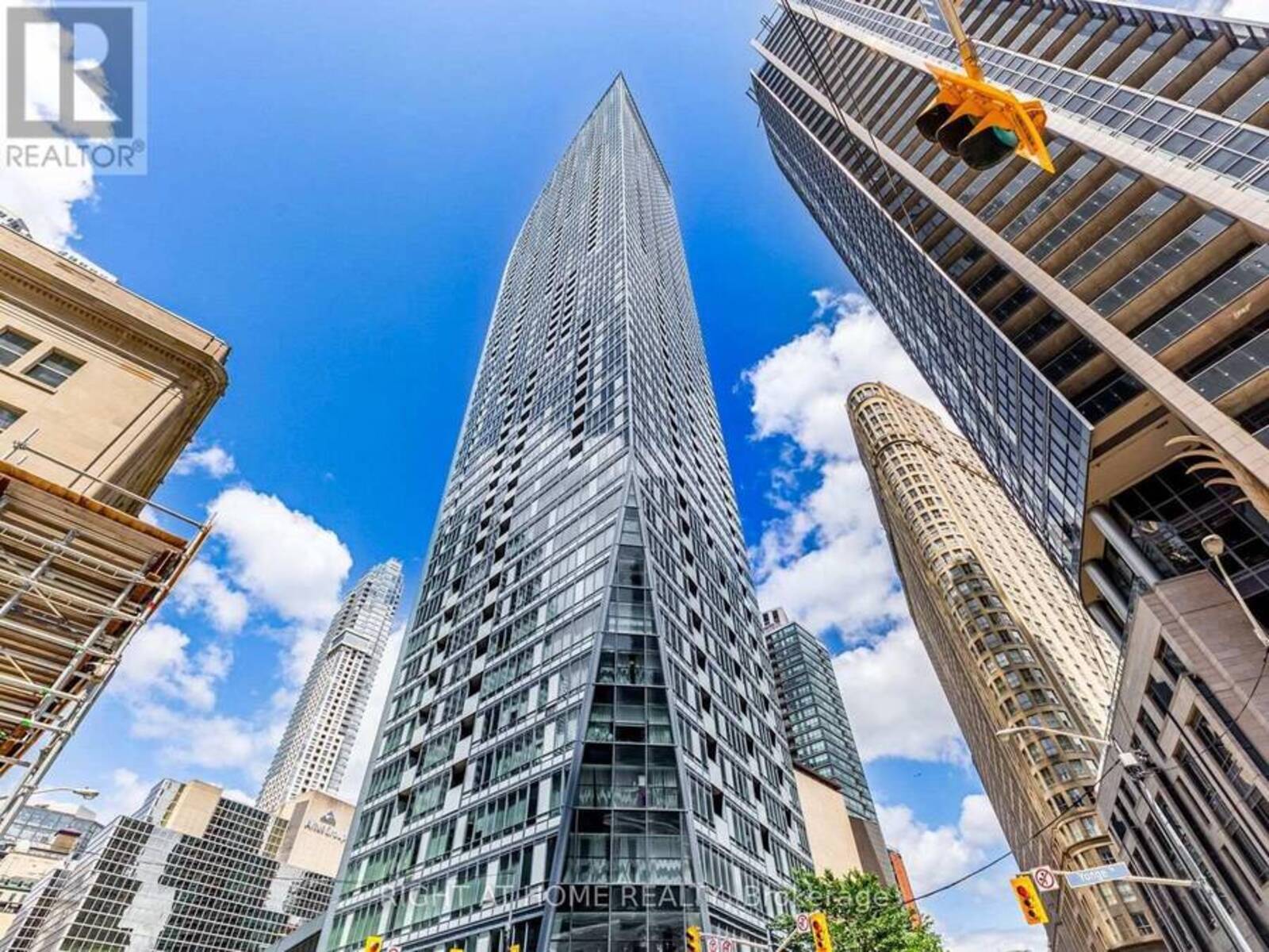 4004 - 8 THE ESPLANADE, Toronto, Ontario M5E 0A6