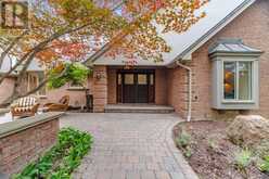 42 HEDGEROW COURT | Vaughan Ontario | Slide Image Four