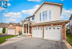 31 COUNTRY LANE | Barrie Ontario | Slide Image Four