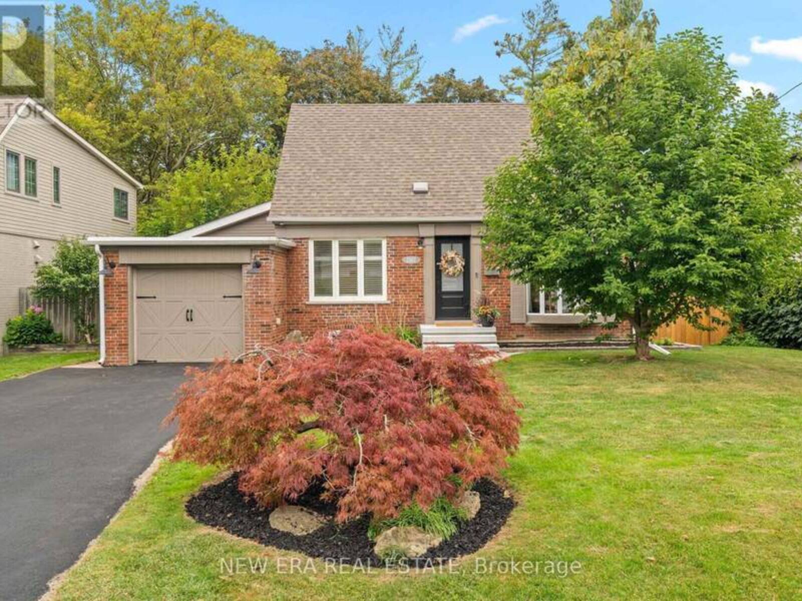 2107 RUSSETT ROAD, Mississauga, Ontario L4Y 1C2