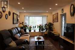 2385 PADSTOW CRESCENT | Mississauga Ontario | Slide Image Five