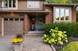 2332 FOLKWAY DRIVE | Mississauga Ontario | Slide Image Four