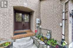 51 GOLDENLIGHT CIRCLE | Brampton Ontario | Slide Image Three