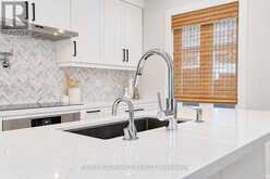 39 JANET BOULEVARD | Toronto Ontario | Slide Image Ten