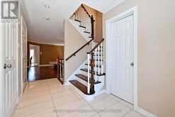 73 LAURENDALE AVENUE | Georgina Ontario | Slide Image Four