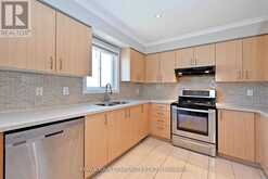 73 LAURENDALE AVENUE | Georgina Ontario | Slide Image Eight
