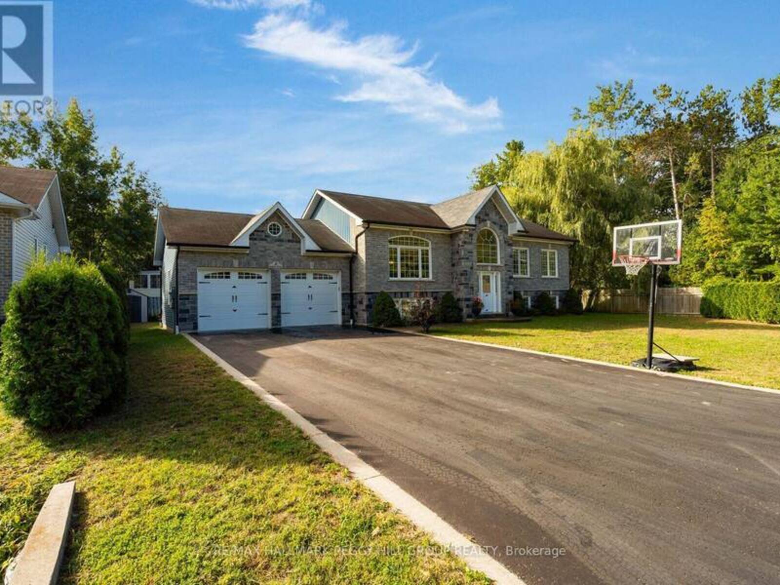 4 FATIMA COURT, Wasaga Beach, Ontario L9Z 1K9