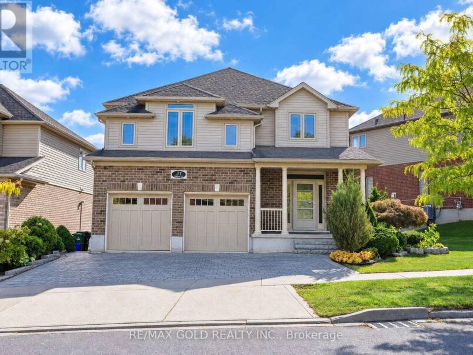 31 MELINDA STREET W, Kitchener, Ontario N2E 0B8