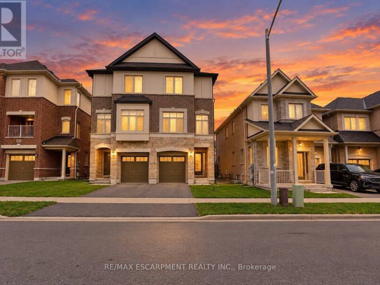 3930 TUFGAR CRESCENT, Burlington, Ontario L7M 2A4
