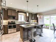 96 NASHVILLE CIRCLE | Hamilton Ontario | Slide Image Five