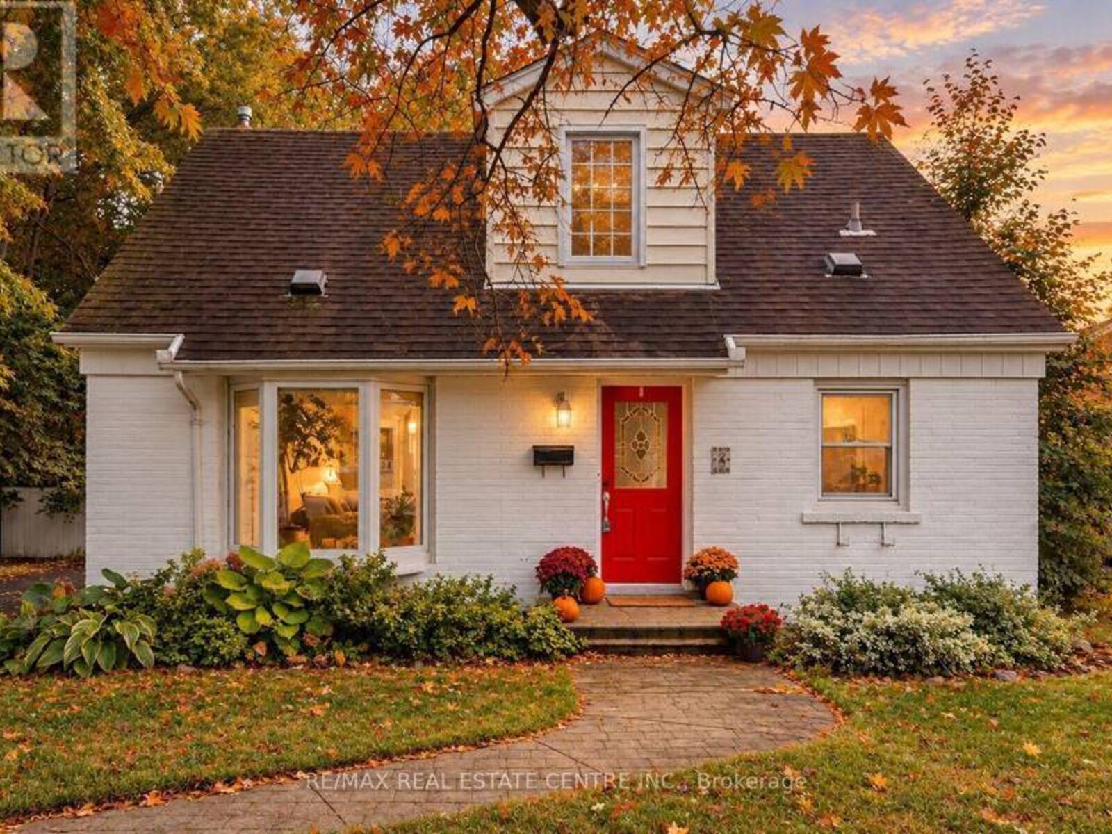 4 LINCOLN CRESCENT, Guelph, Ontario N1E 1Y8