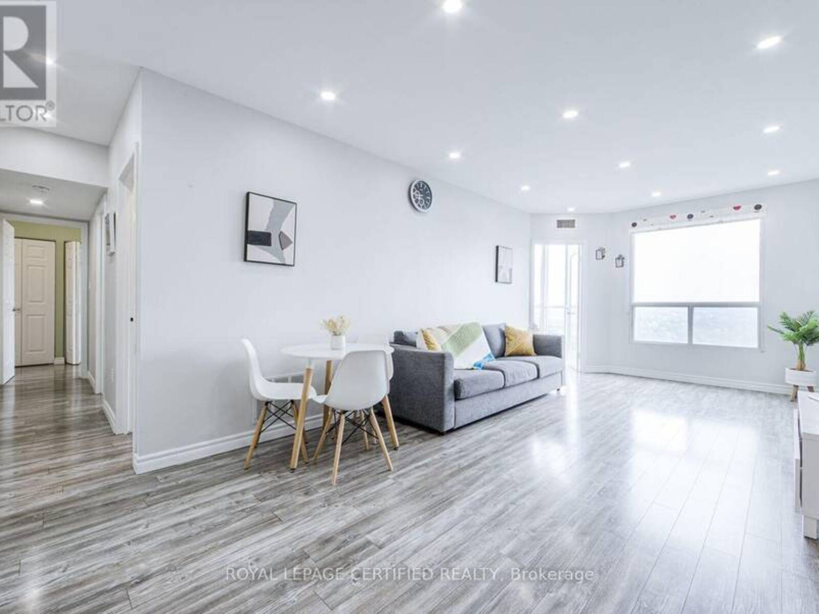 1911 - 5 CONCORDE PLACE, Toronto, Ontario M3C 3M8