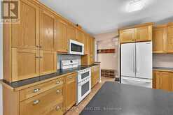 36 DUTCH SETTLERS COURT | East Gwillimbury Ontario | Slide Image Nine