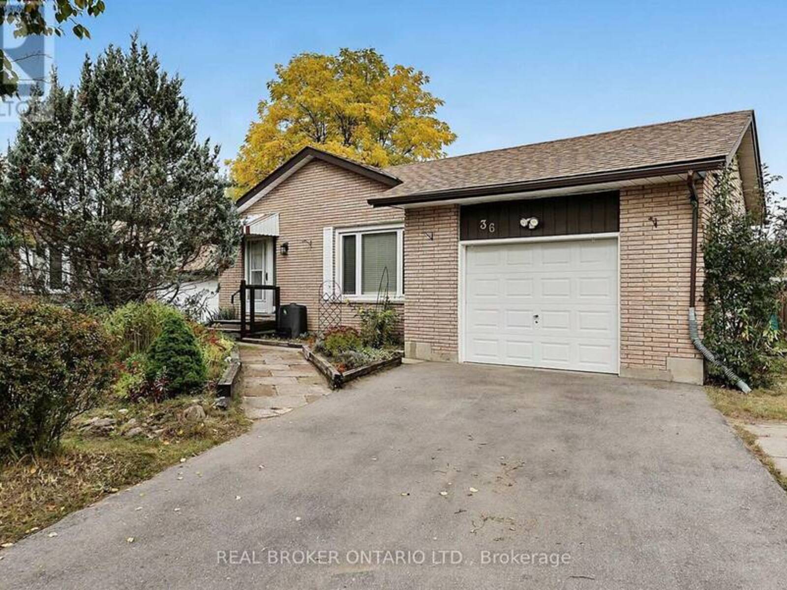 36 DUTCH SETTLERS COURT, East Gwillimbury, Ontario L9N 1M2