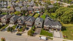 32 GREAT OAK TRAIL | Binbrook Ontario | Slide Image Two