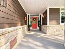 15 MUSKOKA BAY BOULEVARD | Gravenhurst Ontario | Slide Image Three
